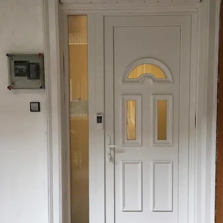 Standard By Hi5 - Ruin Bar Distr. *