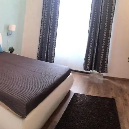 Standard By Hi5 - Ruin Bar Distr. * Budapest