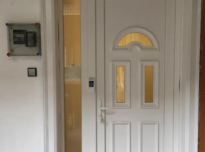 Standard By Hi5 - Ruin Bar Distr. *